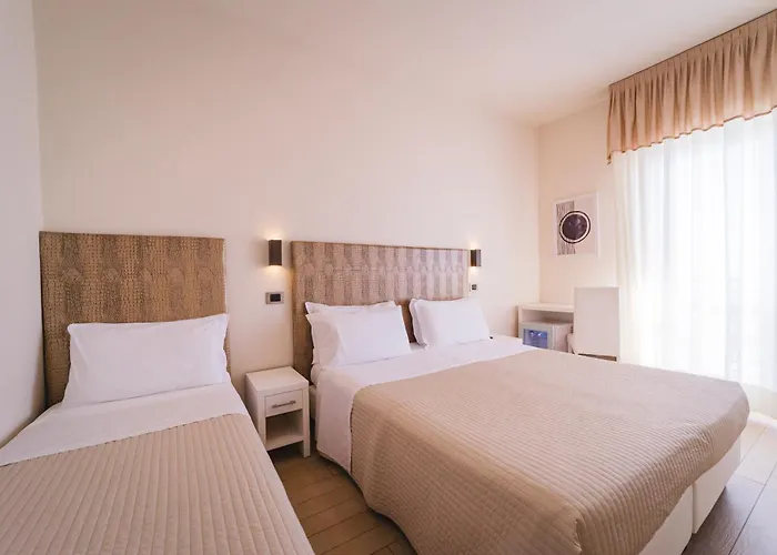 Hotel Soraya - Spiaggia Sawasdee With Beach & Parking Riccione